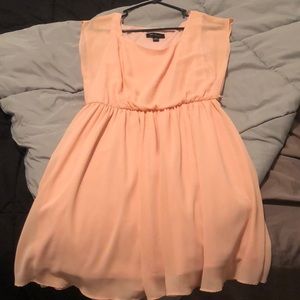 Cute peach mini dress. Size M like new